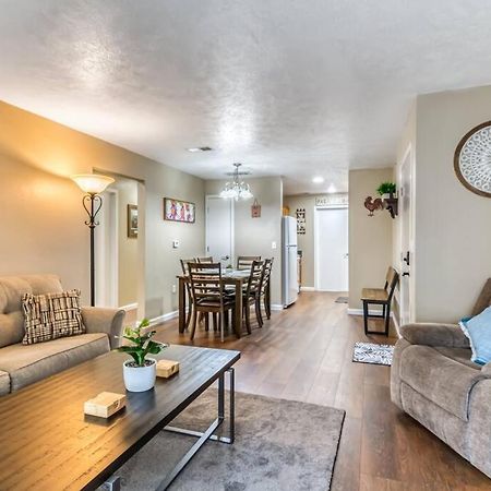 Cozy 3-Bedroom Condo Near בראנסון מראה חיצוני תמונה